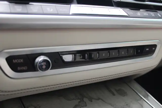 2019 BMW X7 - Photo 31