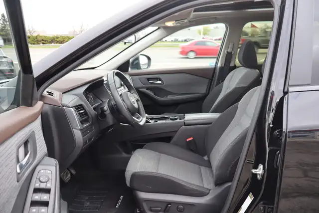 2023 Nissan Rogue - Photo 22