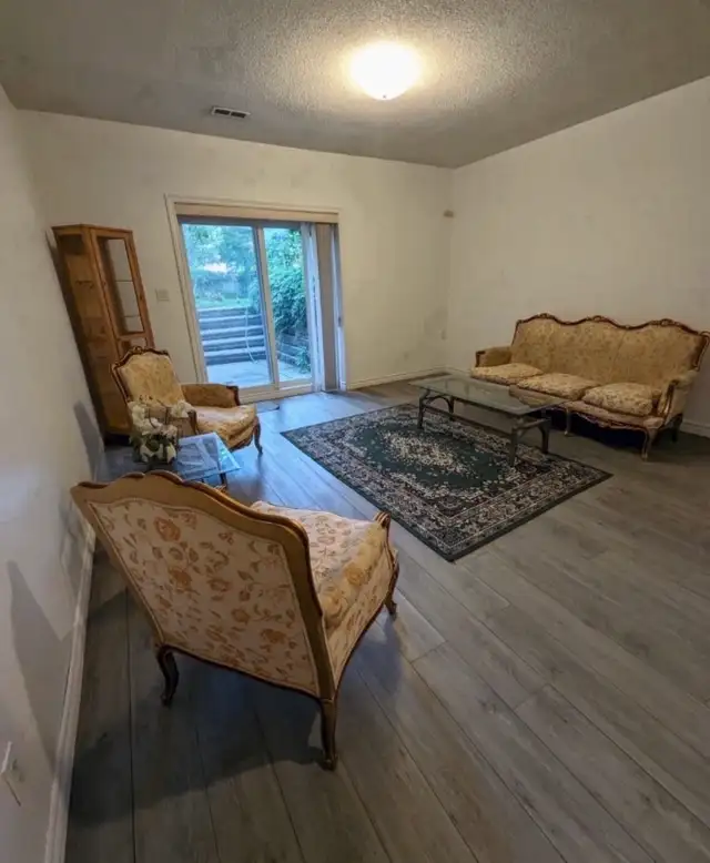 Yonge/Finch Basement Apartment Private Room - Photo 5