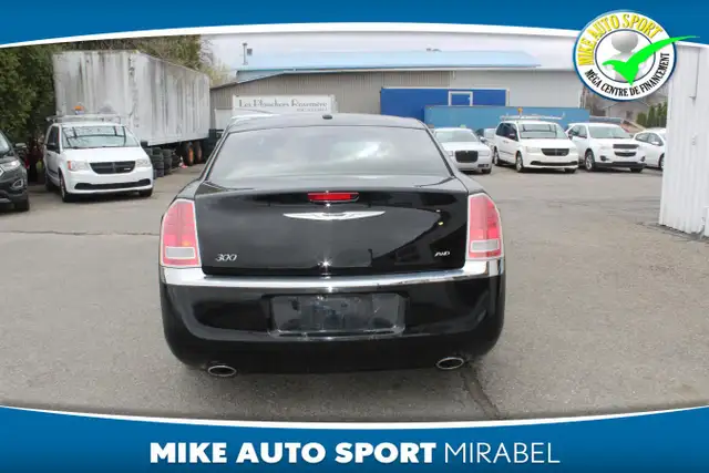 2012 Chrysler 300 Berline 4 portes, V6, Limited, traction intégr - Photo 4