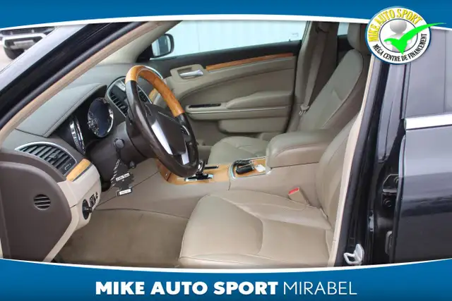 2012 Chrysler 300 Berline 4 portes, V6, Limited, traction intégr - Photo 8