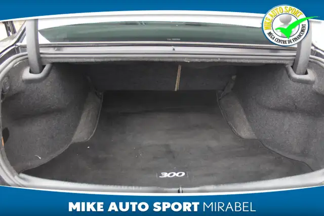 2012 Chrysler 300 Berline 4 portes, V6, Limited, traction intégr - Photo 10