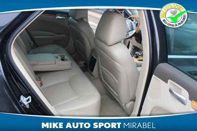 2012 Chrysler 300 Berline 4 portes, V6, Limited, traction intégr - Photo 11
