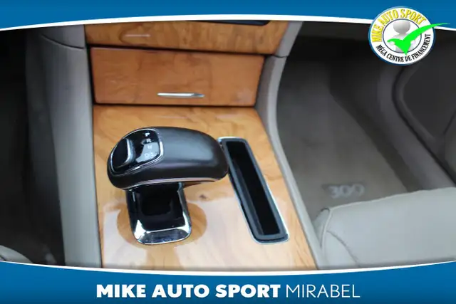 2012 Chrysler 300 Berline 4 portes, V6, Limited, traction intégr - Photo 16