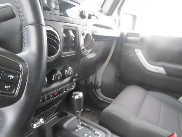 Jeep Wrangler Unlimited 4WD 4dr Sahara 2 TOIT 139000KM INSPECTE - Photo 6