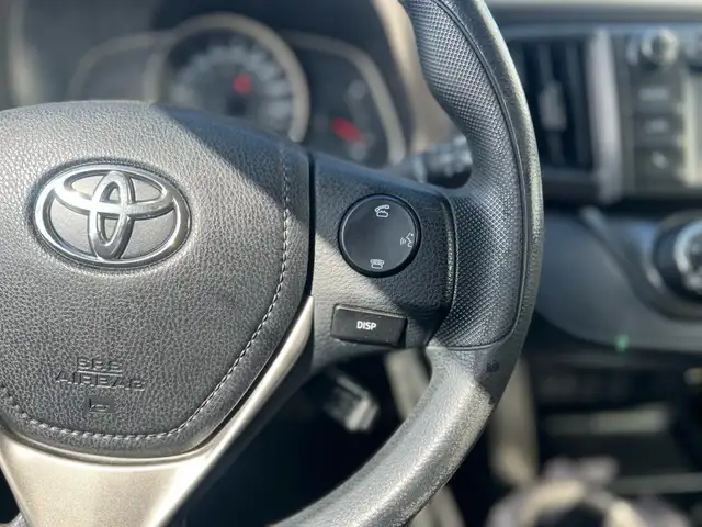 2015 Toyota RAV4 LE AWD | Remote Start | Heated Seats - Photo 12