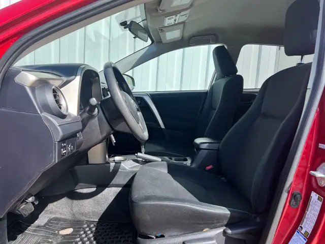 2015 Toyota RAV4 LE AWD | Remote Start | Heated Seats - Photo 18