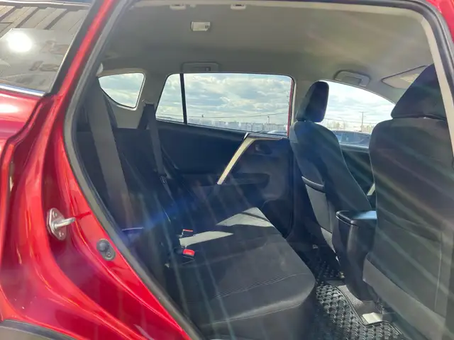 2015 Toyota RAV4 LE AWD | Remote Start | Heated Seats - Photo 19