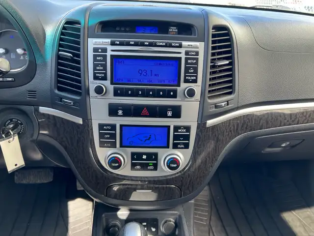 2009 Hyundai Santa Fe AWD GLS | No Accident | 2nd Set of Tires - Photo 24