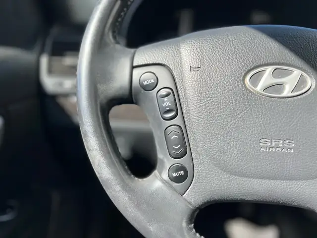 2009 Hyundai Santa Fe AWD GLS | No Accident | 2nd Set of Tires - Photo 27