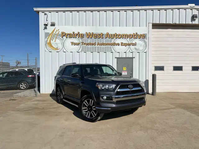 2016 Toyota 4Runner SR5 4WD | Sunroof | Reverse Camera