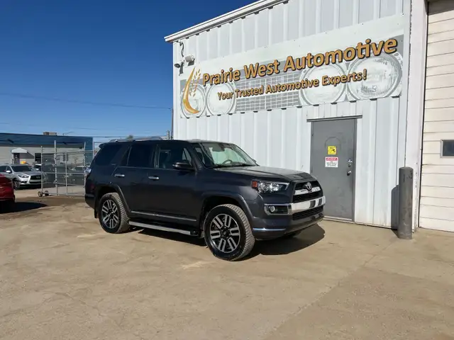 2016 Toyota 4Runner SR5 4WD | Sunroof | Reverse Camera - Photo 3