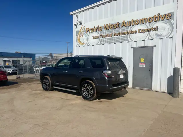 2016 Toyota 4Runner SR5 4WD | Sunroof | Reverse Camera - Photo 7