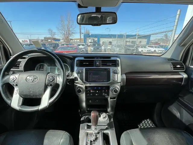 2016 Toyota 4Runner SR5 4WD | Sunroof | Reverse Camera - Photo 12
