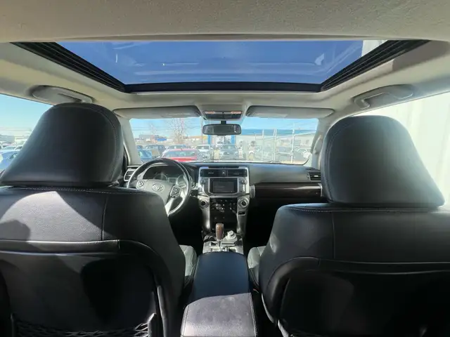 2016 Toyota 4Runner SR5 4WD | Sunroof | Reverse Camera - Photo 17