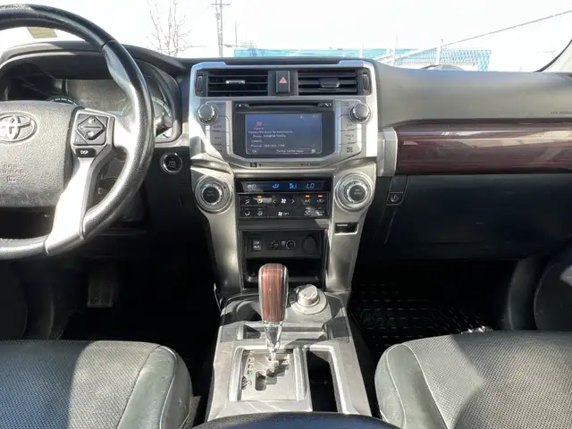 2016 Toyota 4Runner SR5 4WD | Sunroof | Reverse Camera - Photo 24