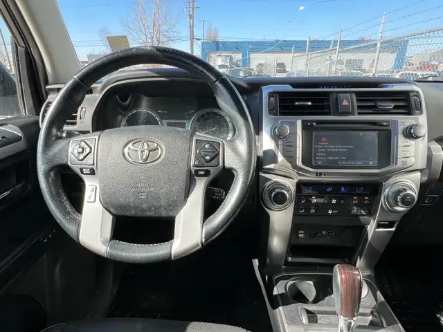 2016 Toyota 4Runner SR5 4WD | Sunroof | Reverse Camera - Photo 25