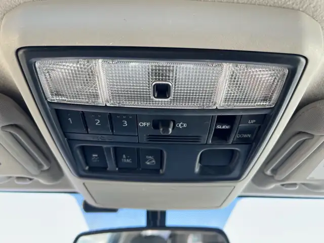 2016 Toyota 4Runner SR5 4WD | Sunroof | Reverse Camera - Photo 26