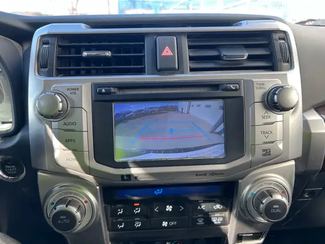 2016 Toyota 4Runner SR5 4WD | Sunroof | Reverse Camera - Photo 29