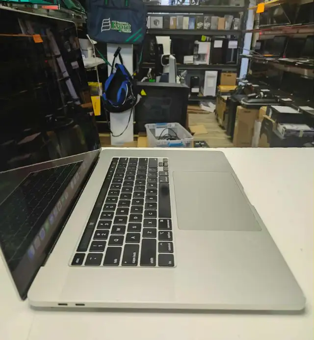 MacBook Pro 16po 2019 i9 8-Core 32Go 500Go SSD Radeon Pro 5500M - Photo 3