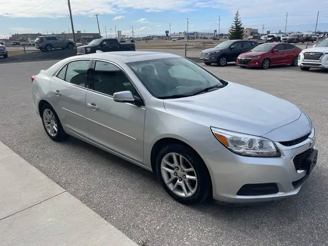 2016 Chevrolet Malibu Limited 4dr Sdn LT - Photo 3