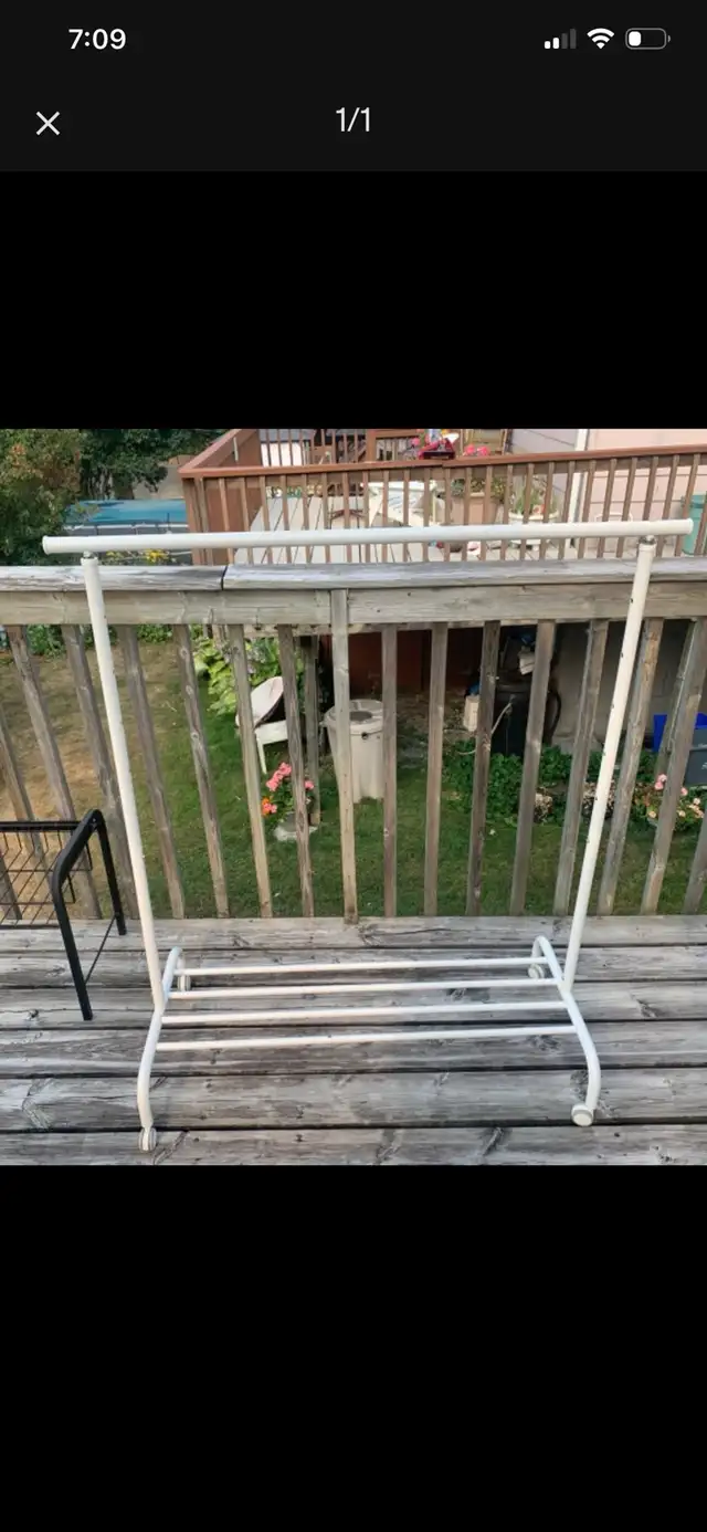 Clothing rack