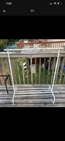 Clothing rack