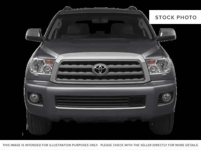 2015 Toyota Sequoia - Photo 2