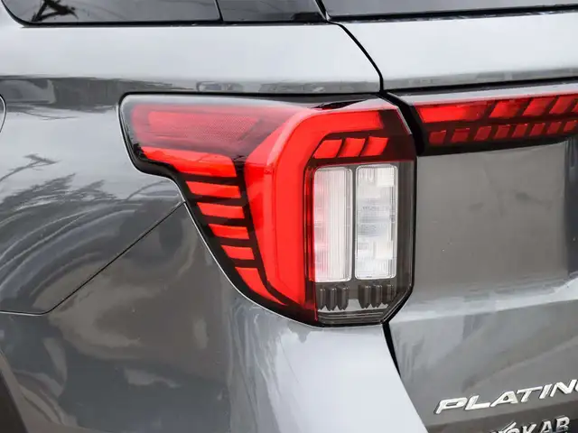 2026 Ford Explorer Platinum - Photo 8