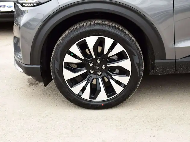 2026 Ford Explorer Platinum - Photo 9