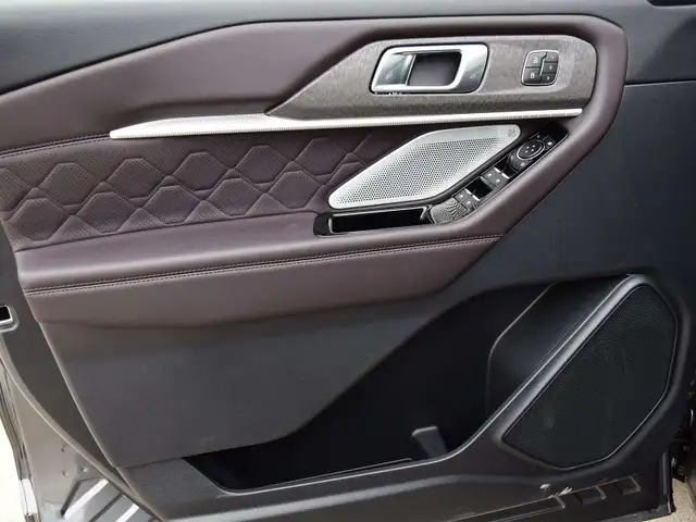 2026 Ford Explorer Platinum - Photo 11