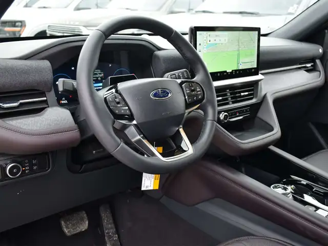 2026 Ford Explorer Platinum - Photo 14