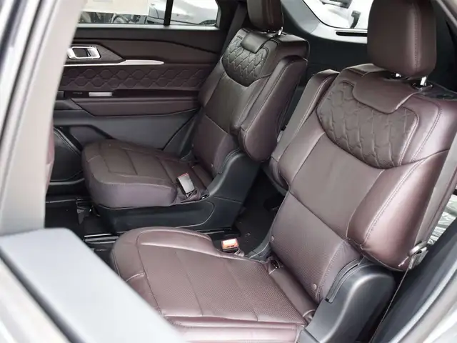 2026 Ford Explorer Platinum - Photo 17