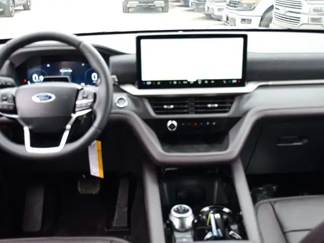 2026 Ford Explorer Platinum - Photo 18