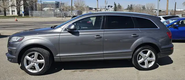 This Sport Utility Vehicle (SUV)/Multi-Purpose Vehicle (MPV) pow - Photo 3