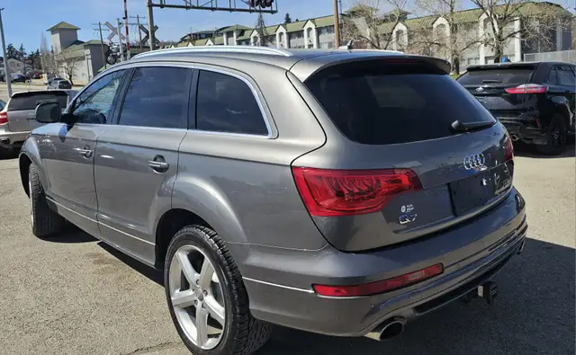 This Sport Utility Vehicle (SUV)/Multi-Purpose Vehicle (MPV) pow - Photo 4