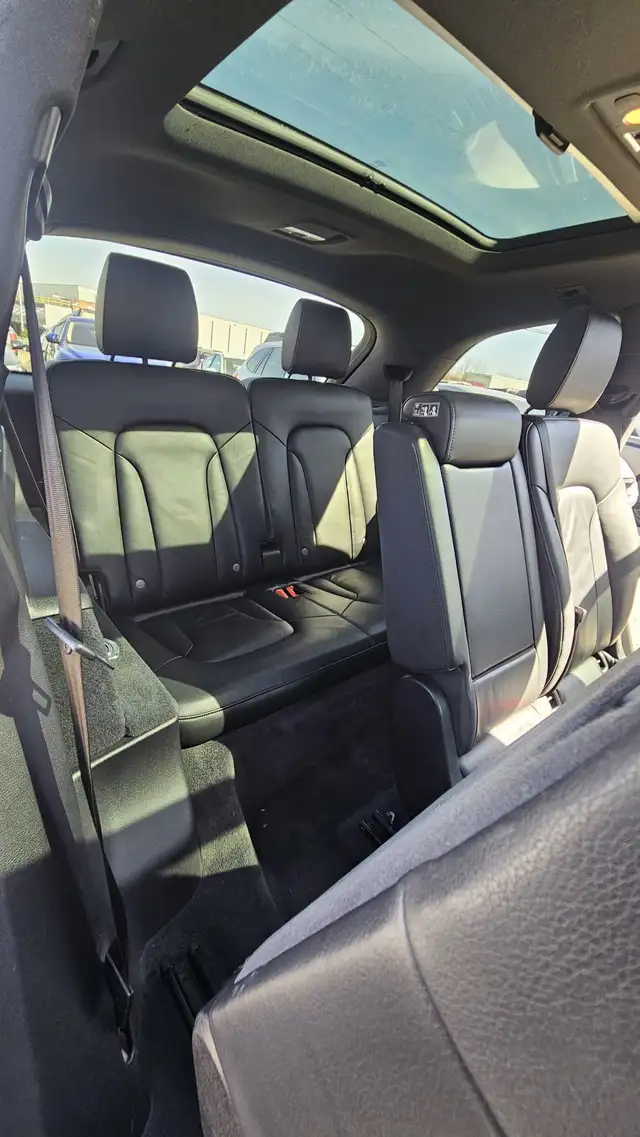 This Sport Utility Vehicle (SUV)/Multi-Purpose Vehicle (MPV) pow - Photo 20