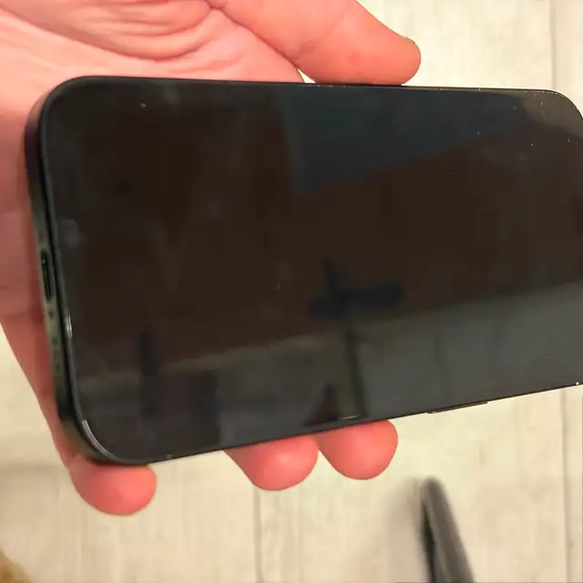 Iphone 15 128GB Excellent Condition - Photo 3