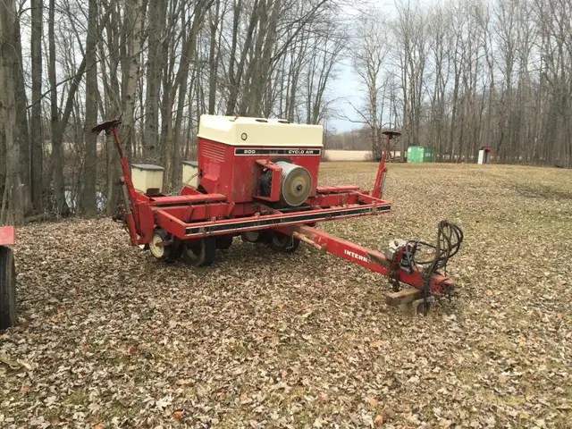 800 corn soybean planter
