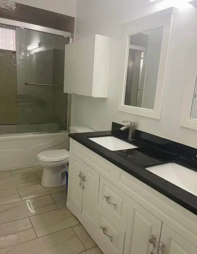 Downtown Toronto Spacious Room with Natural Light – For Rent - Photo 5