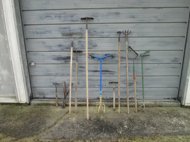 LAWN & GARDEN TOOLS