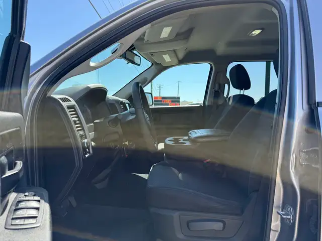 2019 Ram 1500 Classic CERTIFIED! DUAL EXHAUST! CREW CAB! 4X4! V8 - Photo 16