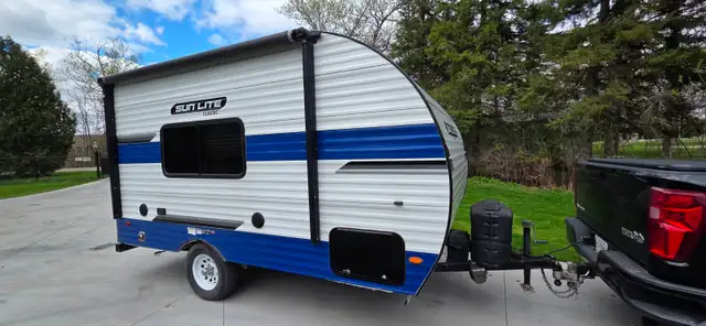 2020 SUN LITE 16BH-2380LB-A/C-BIG FRIDGE-PWR AWNING-FURNACE-NICE
