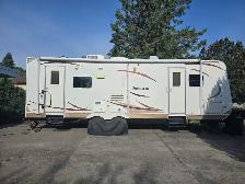 2009 30 foot Dutchmen camper