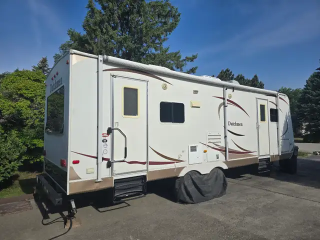 2009 30 foot Dutchmen camper - Photo 2