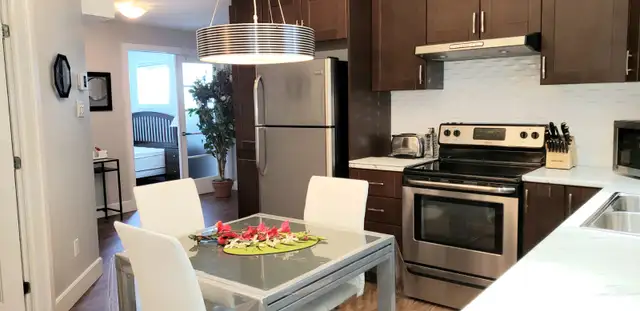 APPARTEMENT 3 1/2, style CONDO, Chauf, Écl, ENTIÈREMENT meublé - Photo 2