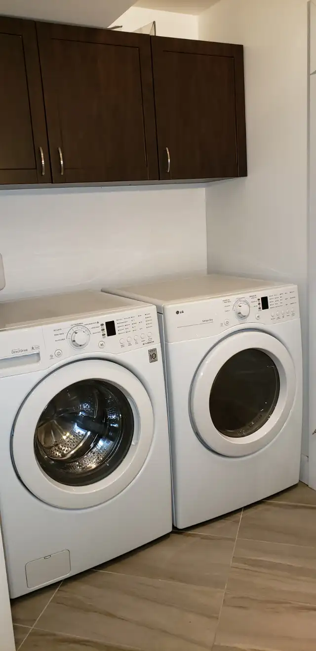 APPARTEMENT 3 1/2, style CONDO, Chauf, Écl, ENTIÈREMENT meublé - Photo 5