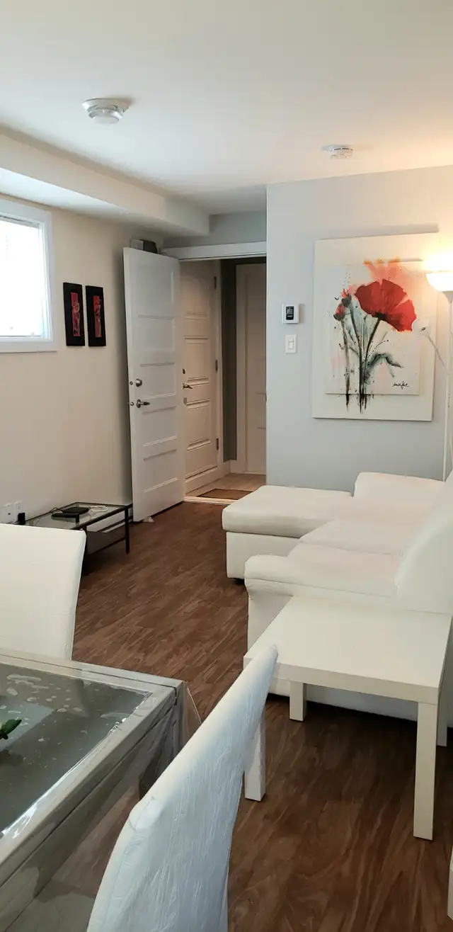 APPARTEMENT 3 1/2, style CONDO, Chauf, Écl, ENTIÈREMENT meublé - Photo 10
