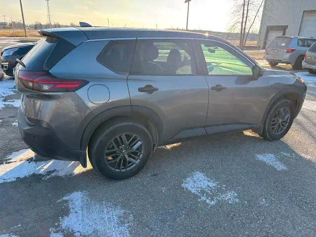 2021 Nissan Rogue - Photo 2