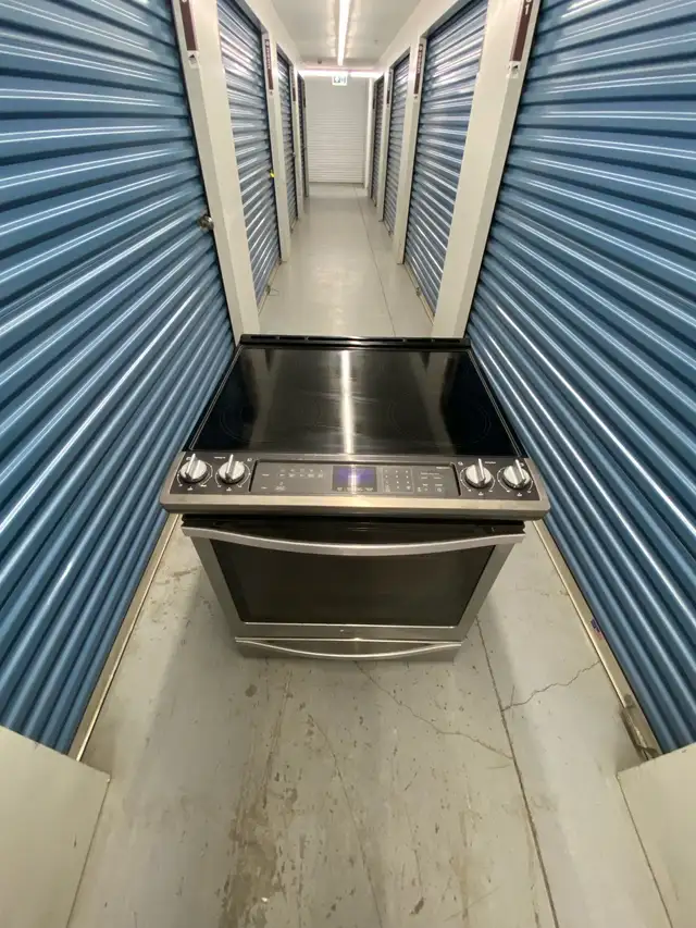 GLASS TOP ELECTRIC STOVE - Photo 2
